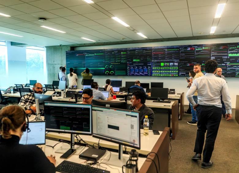 Existen empresas de software en Colombia que ofrezcan soporte técnico 24/7 para tu negocio